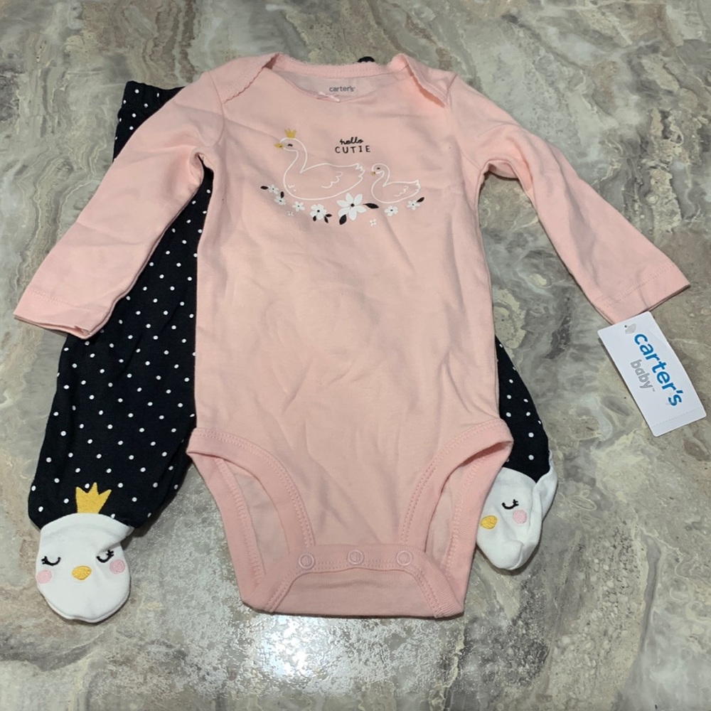 Carter’s 2 piece NWT 6m